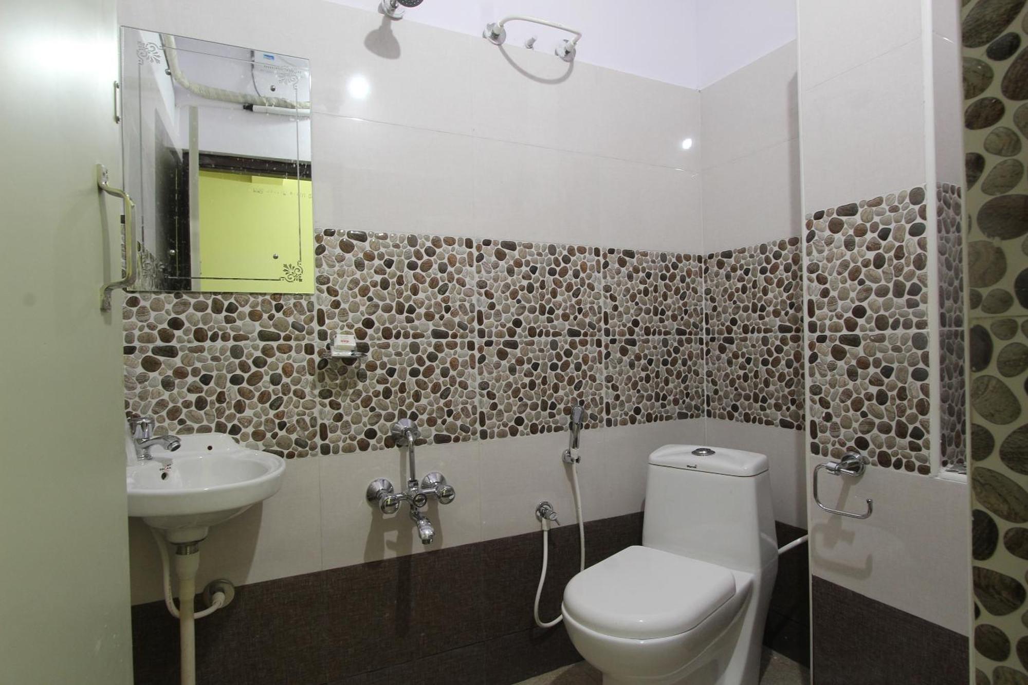 Hotel O V R Residency Near Sri Amruth Chithra Mandira Bangalore Exterior photo