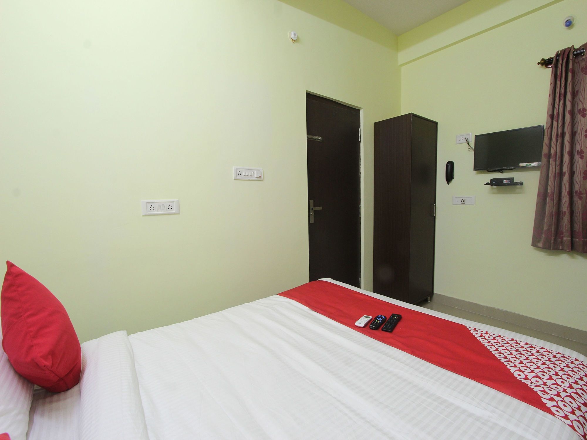 Hotel O V R Residency Near Sri Amruth Chithra Mandira Bangalore Exterior photo
